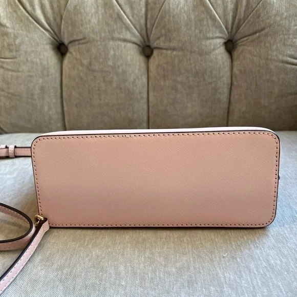 Michael Kors Blush Crossbody Bag with Gold Chain - Picture 3 of 4